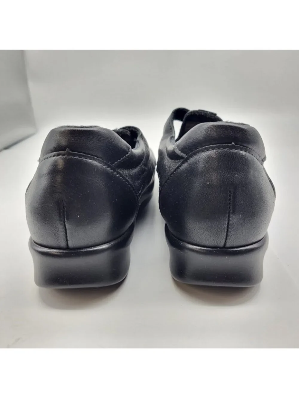 SAS Roamer Women 7.5 N Narrow Black Leather Tripad Comfort Cutout Mary Jane Shoe
